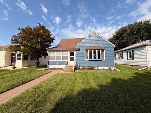 2010 46th St, Rock Island, IL, 61201-4918 | Card Image