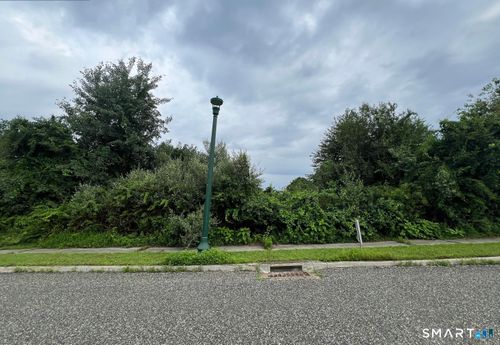 29 Farmview Dr, Norwich, CT, 06360-9423 | Card Image