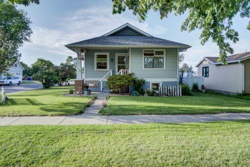 324 51 Avenue W, Claresholm, AB, T0L0T0 | Card Image