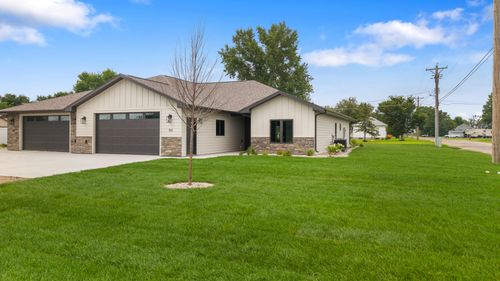 102 E Main St, Warner, SD, 57479-2010 | Card Image
