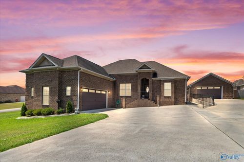 204 Payton Ln, Grant, AL, 35747-2002 | Card Image