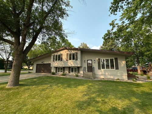 801 Sunrise Blvd, Redwood Falls, MN, 56283-1866 | Card Image