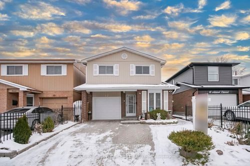 17 Ashurst Cres, Brampton, ON, L6V3N6 | Card Image