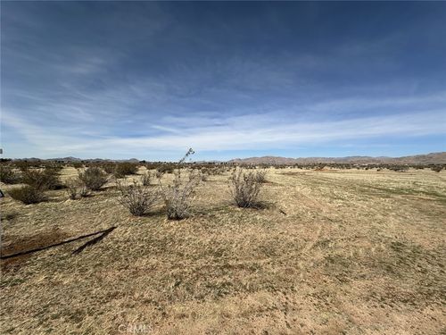 264 Corto Rd, Apple Valley, CA, 92308 | Card Image