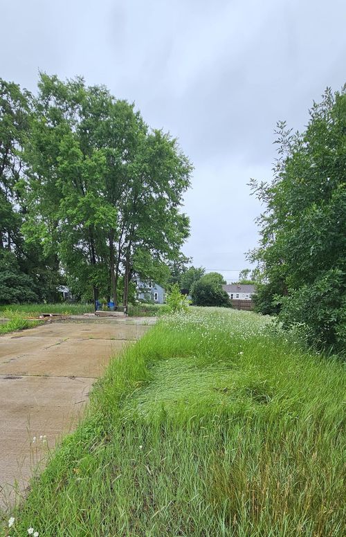 122 Wisconsin Ave Se, Staples, MN, 56479-2677 | Card Image