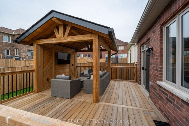 8 Station Dr, House other with 3 bedrooms, 3 bathrooms and 4 parking in Millbrook ON | Image 37