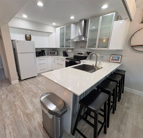 553 Demarett Dr, Lago Vista, TX, 78645-8515 | Card Image