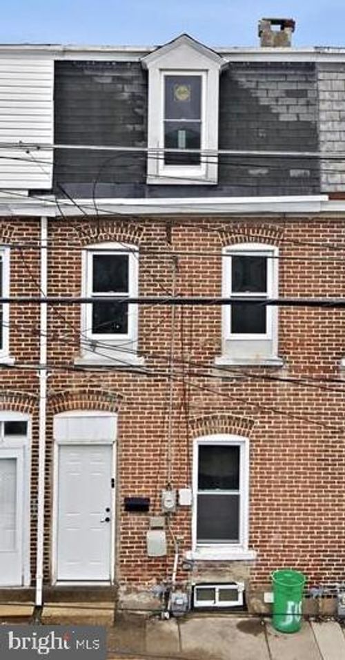 517 Elliger St, Allentown, PA, 18102-2559 | Card Image
