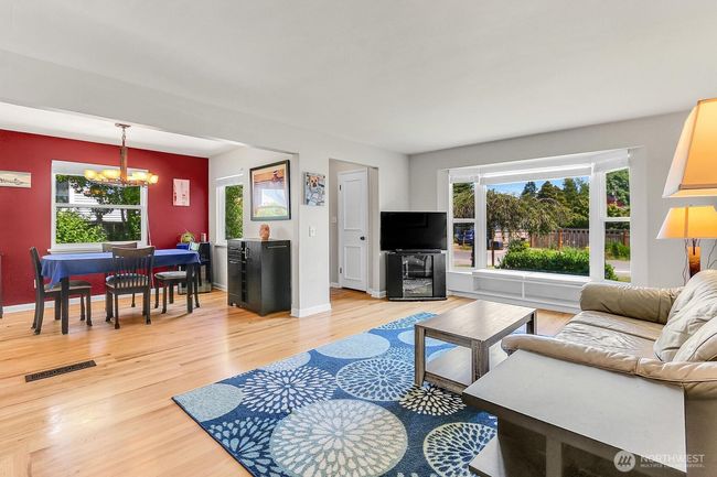 11729 Phinney Ave N, House other with 4 bedrooms, 2 bathrooms and 2 parking in Seattle WA | Image 6