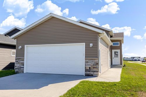 3299 Maple Leaf Loop S, Fargo, ND, 58104 | Card Image