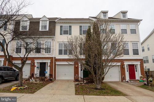 8150 Rainwater Cir, MANASSAS, VA, 20111-5231 | Card Image