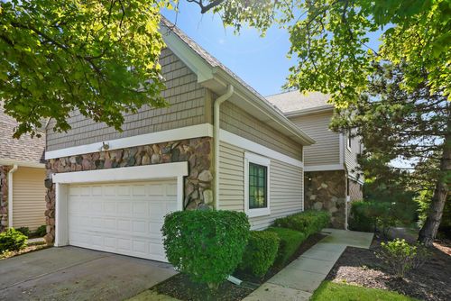 2571 Essex Dr, Northbrook, IL, 60062-7027 | Card Image