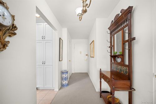 apt-3i-40 Stoner Ave, Great Neck, NY, 11021-2113 | Card Image