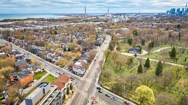 233 Kingston Rd, Home with 3 bedrooms, 3 bathrooms and 2 parking in Toronto ON | Image 36