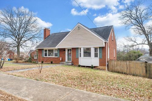 2415 Oakland Blvd Nw, Roanoke, VA, 24012-3915 | Card Image