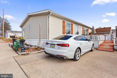 524 N Pine St, MIDDLETOWN, PA, 17057-1935 | Card Image