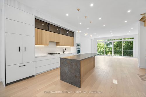 19 Ivy Ave, Toronto, ON, M4L2H6 | Card Image