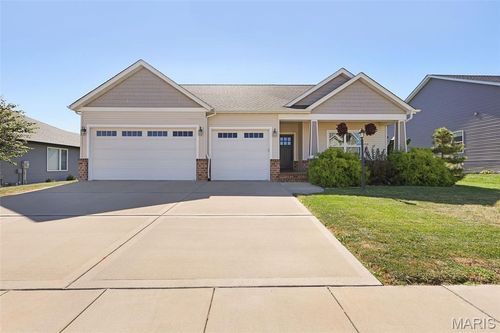 7104 Richmond Dr, Glen Carbon, IL, 62034-3008 | Card Image