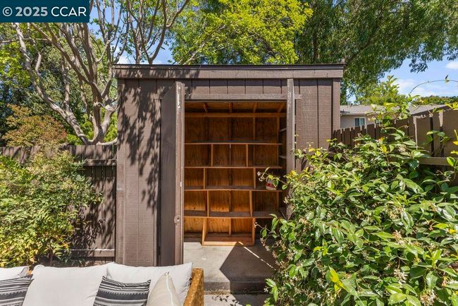 2408 Westcliffe Ln, Townhouse with 2 bedrooms, 1 bathrooms and 1 parking in Walnut Creek CA | Image 24