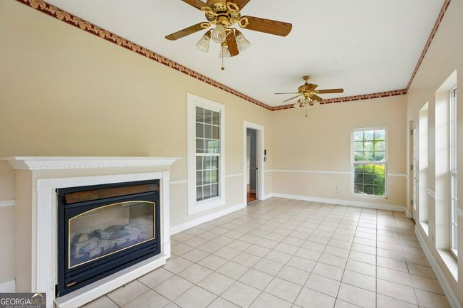 426 E College St, House other with 3 bedrooms, 2 bathrooms and 2 parking in BOWDON GA | Image 5