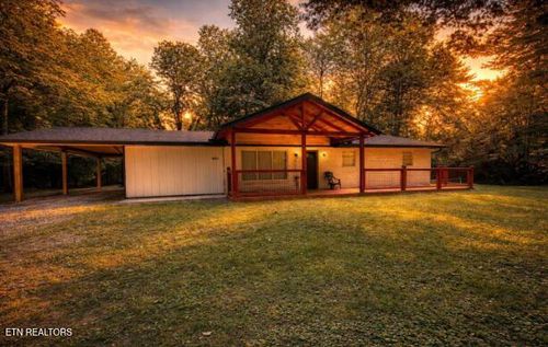 2349 Scenic Loop Rd, Pigeon Forge, TN, 37863-4933 | Card Image