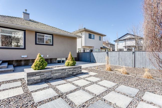 432 Rocky Ridge Drive Nw, House other with 5 bedrooms, 3 bathrooms and 4 parking in Calgary AB | Image 25