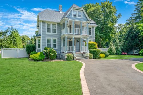 318 Woodhollow Rd, Great River, NY, 11739-3012 | Card Image