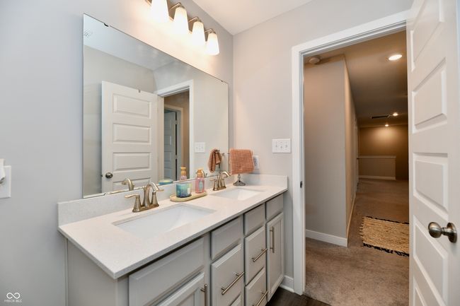 Hallway bathroom | Image 62