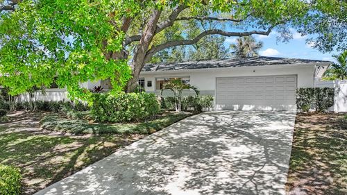 3723 Orchard Grove Ln, LARGO, FL, 33770-4517 | Card Image