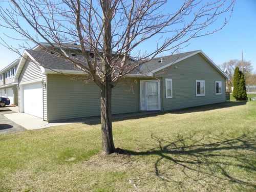 101 Glenshire Blvd S, Watkins, MN, 55389-1252 | Card Image
