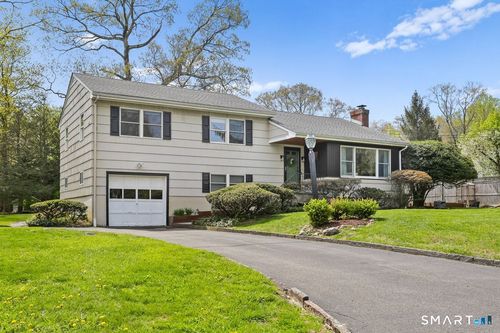 19 Ravenwood Rd, Norwalk, CT, 06850-4414 | Card Image