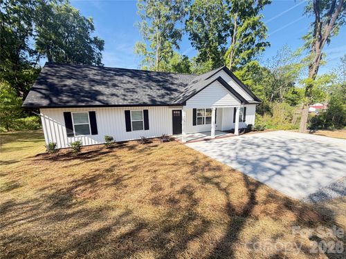 1019 E 10th St, Kannapolis, NC, 28083-2903 | Card Image