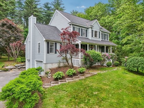 176 Crescent St, Stow, MA, 01775-1151 | Card Image