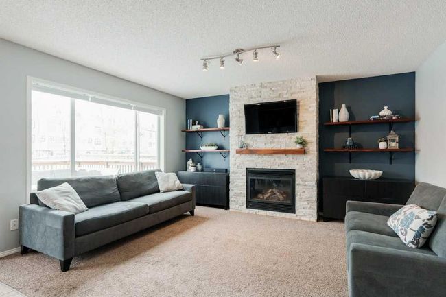 145 Douglas Glen Manor Se, Home with 3 bedrooms, 3 bathrooms and 4 parking in Calgary AB | Image 17