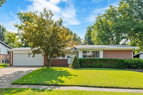 1650 Gallant Fox Dr, Florissant, MO, 63033-2625 | Card Image