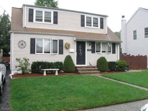 911 Colfax Ave, Pompton Lakes, NJ, 07442-1005 | Card Image