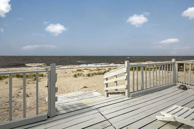 1195 Alligator Dr, House other with 3 bedrooms, 2 bathrooms and null parking in ALLIGATOR POINT FL | Image 9