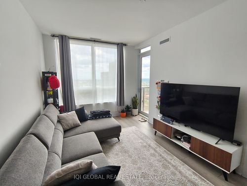 36 Elm Dr W, Mississauga, ON, L5B1L9 | Card Image