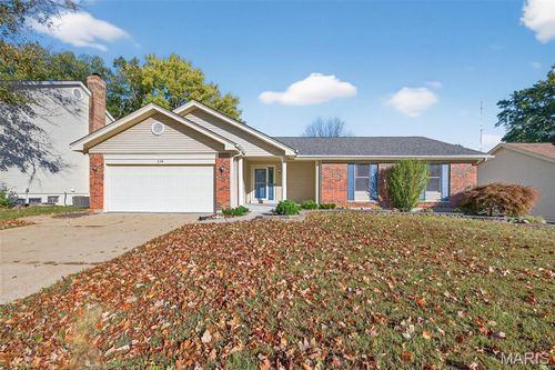 228 Hunters Pointe Dr, Saint Charles, MO, 63304-7134 | Card Image