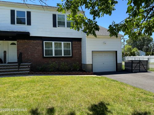 425 Main Street, Middletown, NJ, 07748 | Card Image