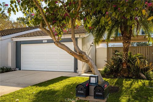 19731 Shorecliff, Huntington Beach, CA, 92648 | Card Image