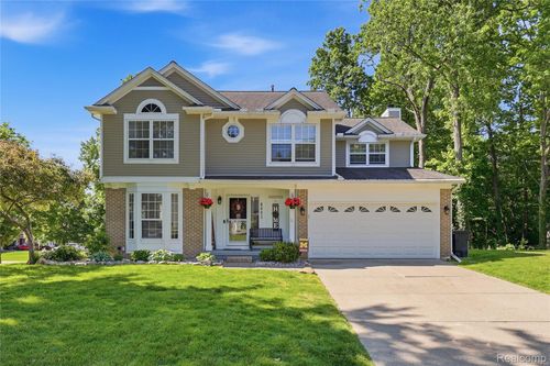 6003 Cedar Bend Dr, Clarkston, MI, 48346-2290 | Card Image