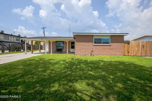 11 Chennault St, Morgan City, LA, 70380-2310 | Card Image