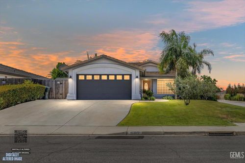 10327 Iroquois Lane, Bakersfield, CA, 93312 | Card Image