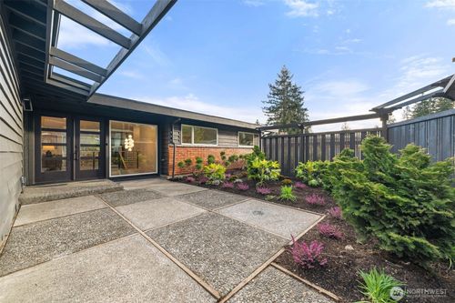 16807 Ne 6th Place, Bellevue, WA, 98008 | Card Image