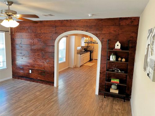 104 N Eastwood St, Houston, TX, 77011-2014 | Card Image