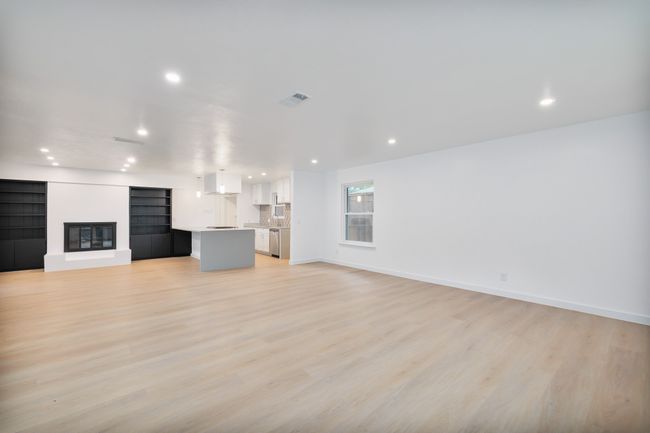 7211 Bucknell Dr, House other with 4 bedrooms, 4 bathrooms and null parking in Dallas TX | Image 7