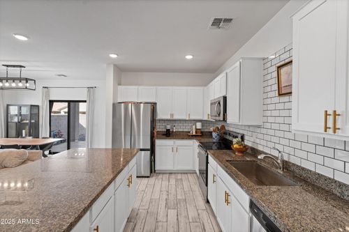 10536 W Encinas Ln, Tolleson, AZ, 85353-5414 | Card Image