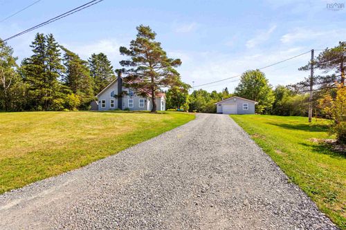 320 Main St W, Stewiacke, NS, B0N2J0 | Card Image