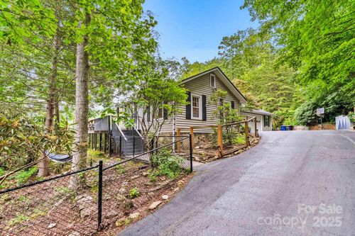 32 Tucker Rd, Black Mountain, NC, 28711-9223 | Card Image